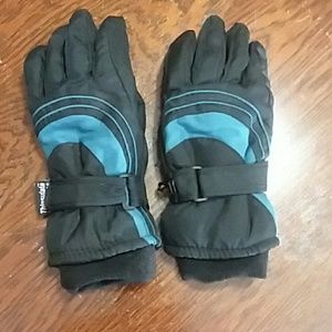 Boy's snow gloves  14-16